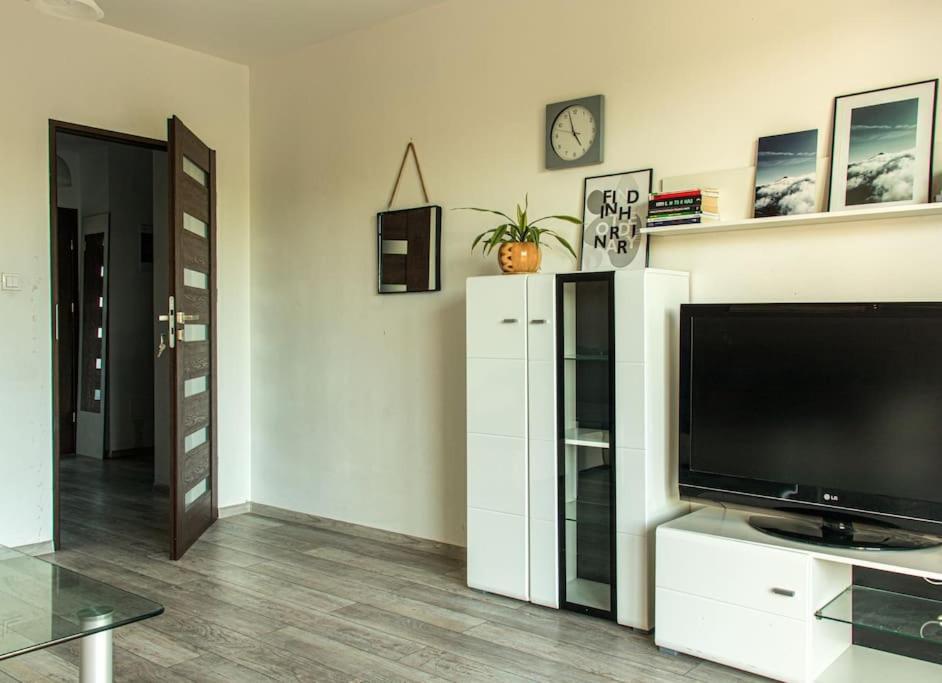 Apartment 50M2 With A Large Living Room, Bedroom, Balcony And Free Private Parking Gdańsk Eksteriør billede